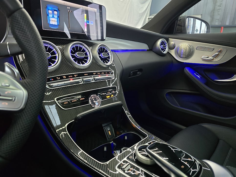 벤츠 C43amg - 송풍구 & 데시보드 엠비언트 " 당연히 정품led "