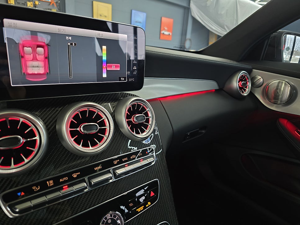 벤츠 C43amg - 송풍구 & 데시보드 엠비언트 " 당연히 정품led "