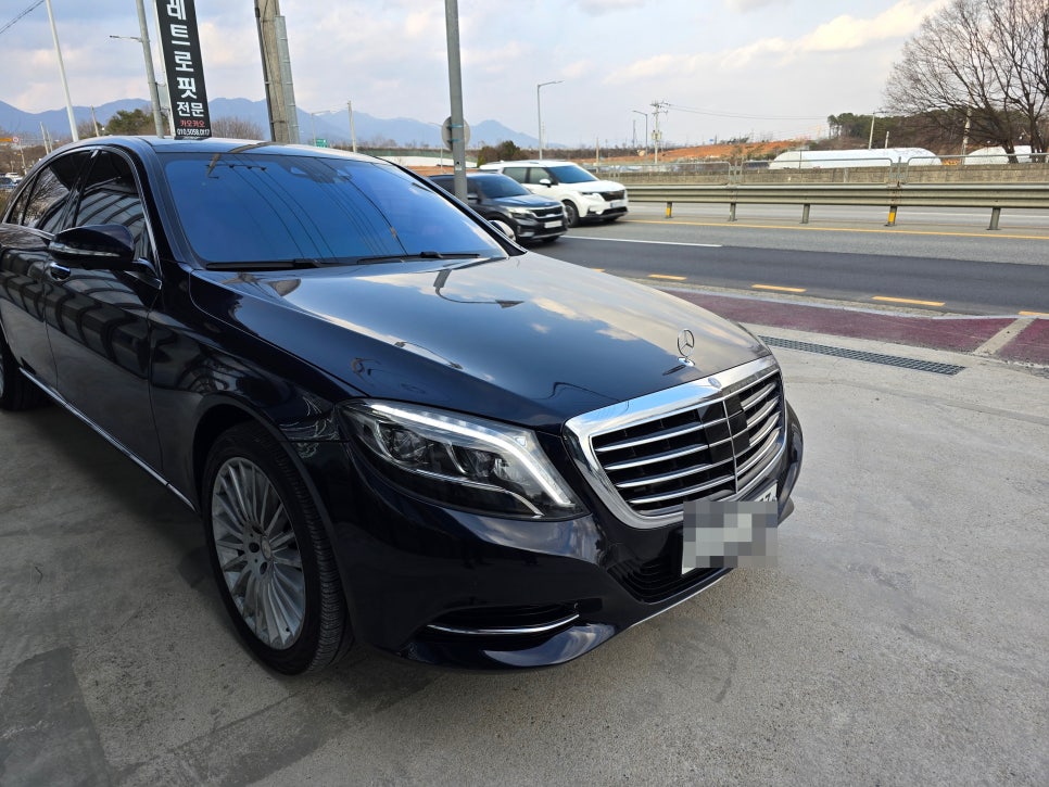 벤츠 S350d - m2c-200a플러스, 리어모니터 연동, aux 활성화