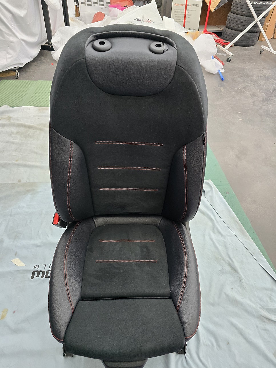 벤츠 glb250 - 통풍시트와 레드 컬러안전 벨트 시공 찰떡궁합!