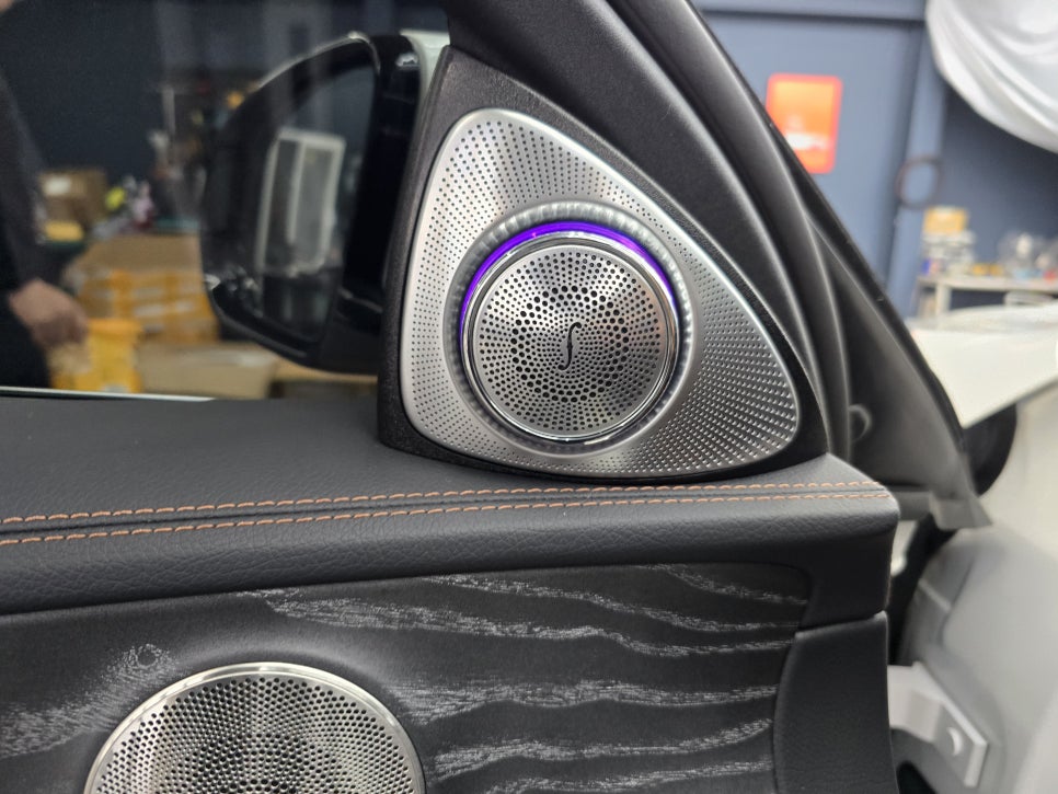 벤츠 w213 e350 - 계기판 상단엠비언트 & 3d부메스터(하이클라스)