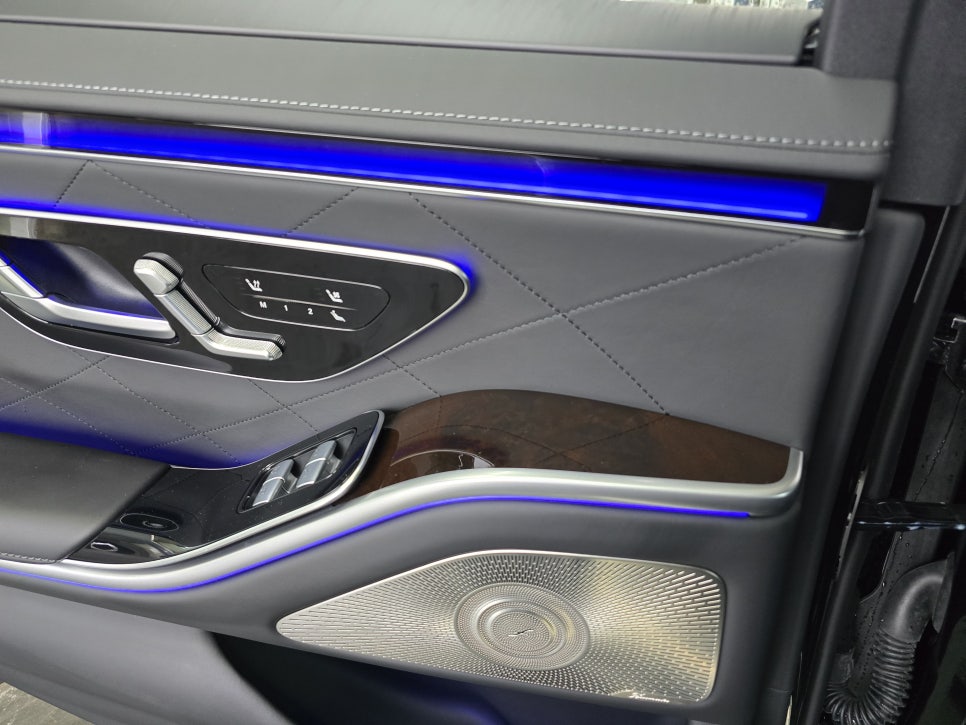 벤츠 w223 s580 - 피아노락커트림(정품) " 순천에서 신차탁송!! 믿고 맡기는 카오카오 ! "