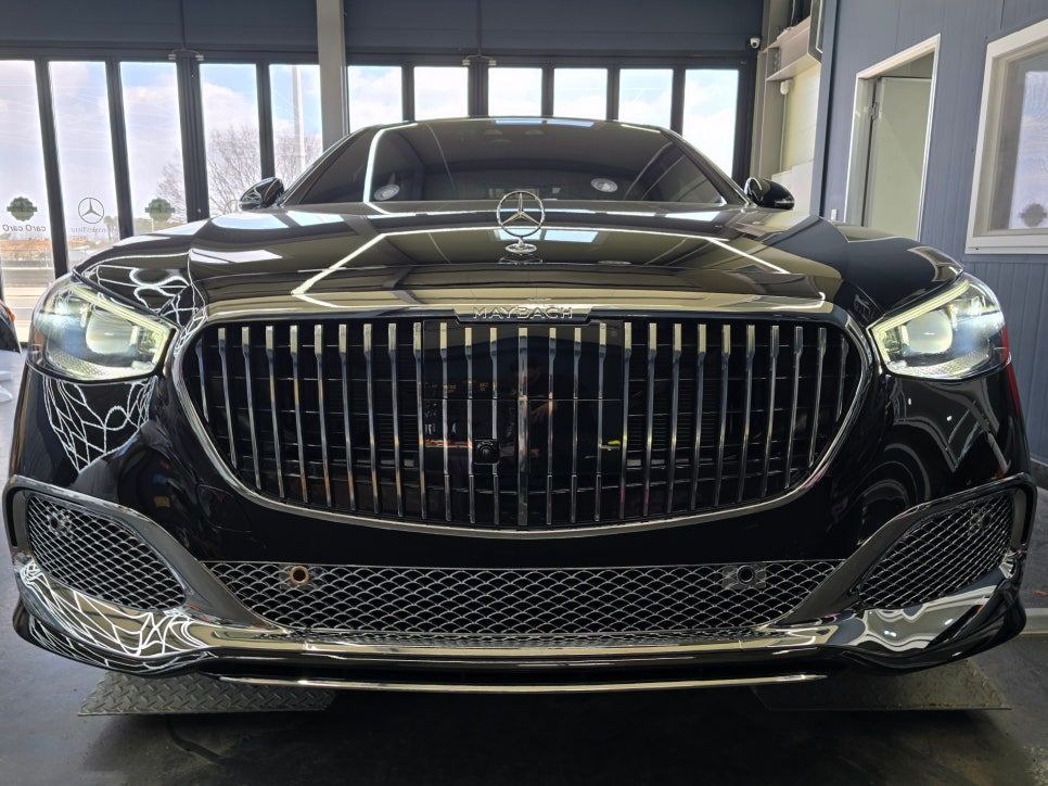 벤츠 w223 s580 - 프론트 마이바흐 바디킷 & 정품 4d부메스터 추가