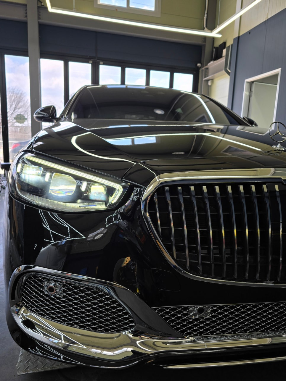 벤츠 w223 s580 - 프론트 마이바흐 바디킷 & 정품 4d부메스터 추가