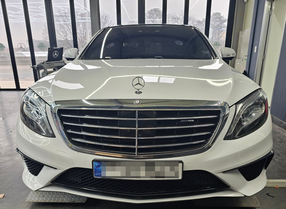 벤츠 w222 s63amg - 후기형 63바디킷 & 정품 멀티빔라이트 시공
