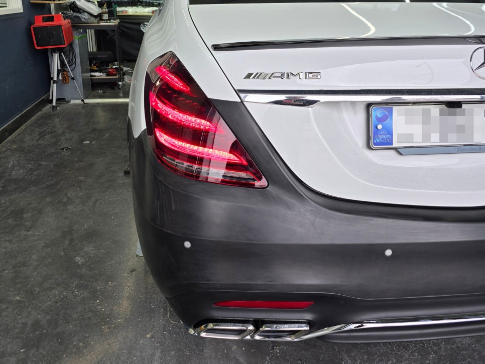 벤츠 w222 s63amg - 후기형 63바디킷 & 정품 멀티빔라이트 시공