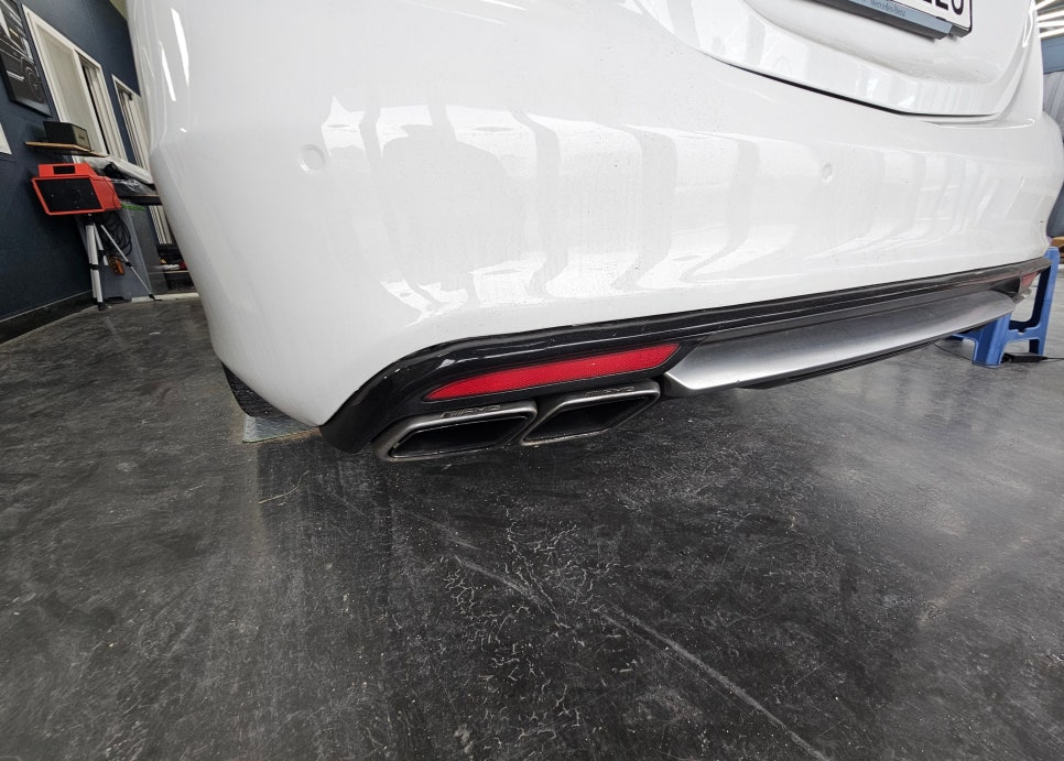 벤츠 w222 s63amg - 후기형 63바디킷 & 정품 멀티빔라이트 시공