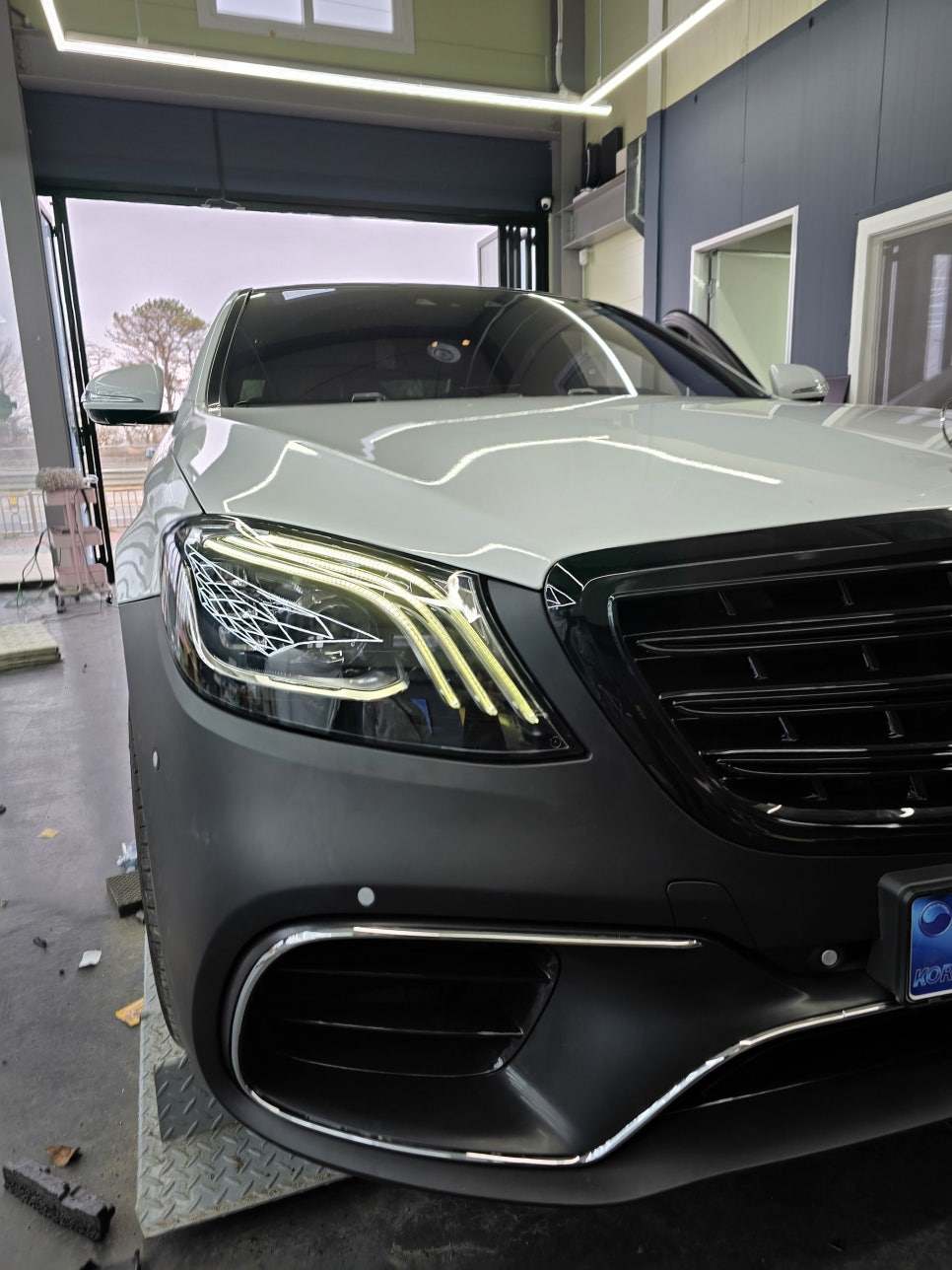 벤츠 w222 s63amg - 후기형 63바디킷 & 정품 멀티빔라이트 시공