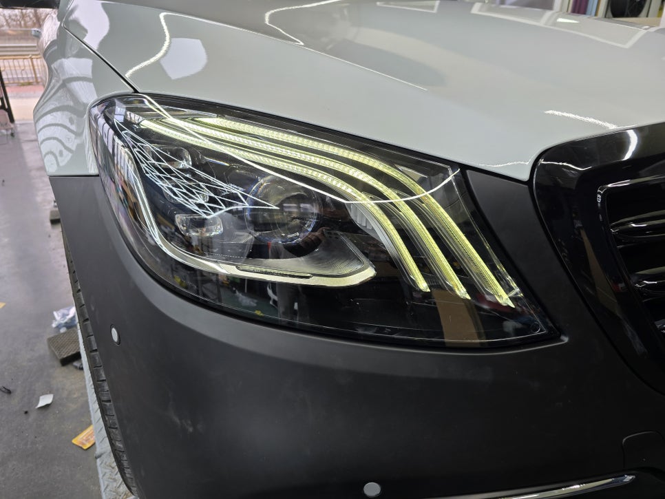 벤츠 w222 s63amg - 후기형 63바디킷 & 정품 멀티빔라이트 시공