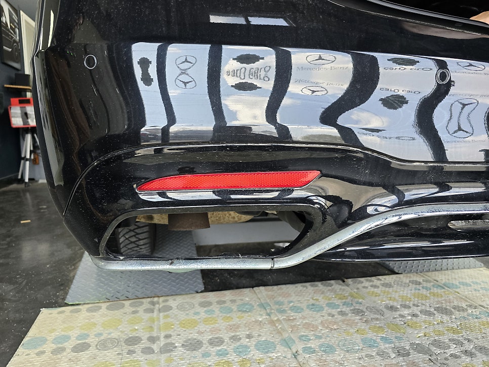 광주 벤츠레트로핏 ] 벤츠 W222 S350d - 63amg 디퓨저 및 머플러팁  손상으로 인한 교체