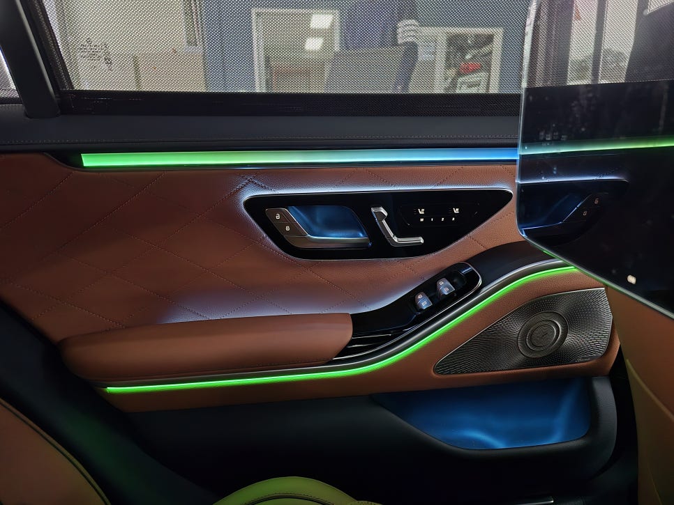 광주 벤츠레트로핏 ] 벤츠 W223 s450 - 액티브 엠비언트 & 4d부메스터 "  실내 인테리어 필수 아이템  "
