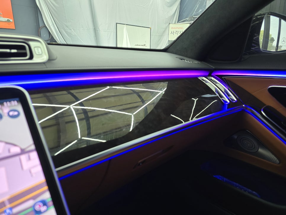 벤츠 W223 S580 - 정품 피아노락커트림 & 정품 4d부메스터