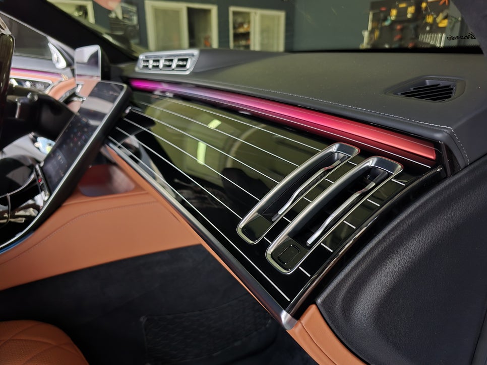 벤츠 W223 S580 - 정품 피아노락커트림 & 정품 4d부메스터