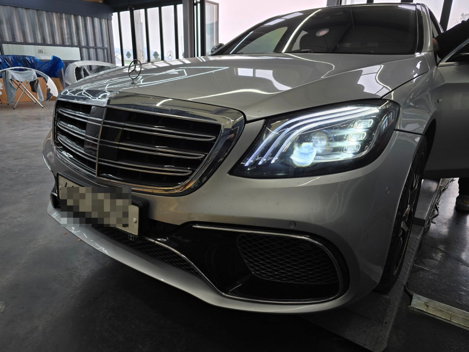 벤츠 s63amg - 정품라이트 및 전면범퍼 교체 " 잘못된 시공으로 인한 재시공 !! "