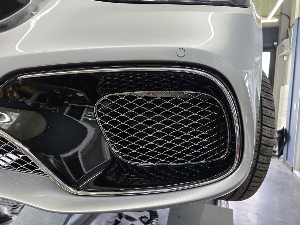 벤츠 s63amg - 정품라이트 및 전면범퍼 교체 " 잘못된 시공으로 인한 재시공 !! "