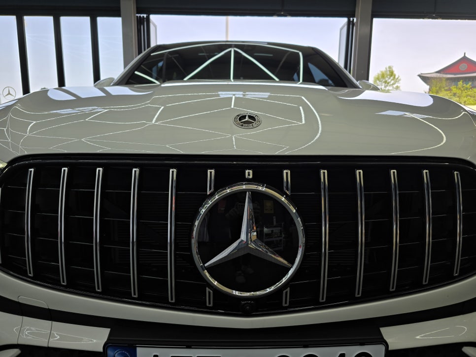 벤츠 glc300 - 빠질수없는 세로 그릴와 송풍구 엠비언트 시공으로 차량 외.내부 드레스업 !!!