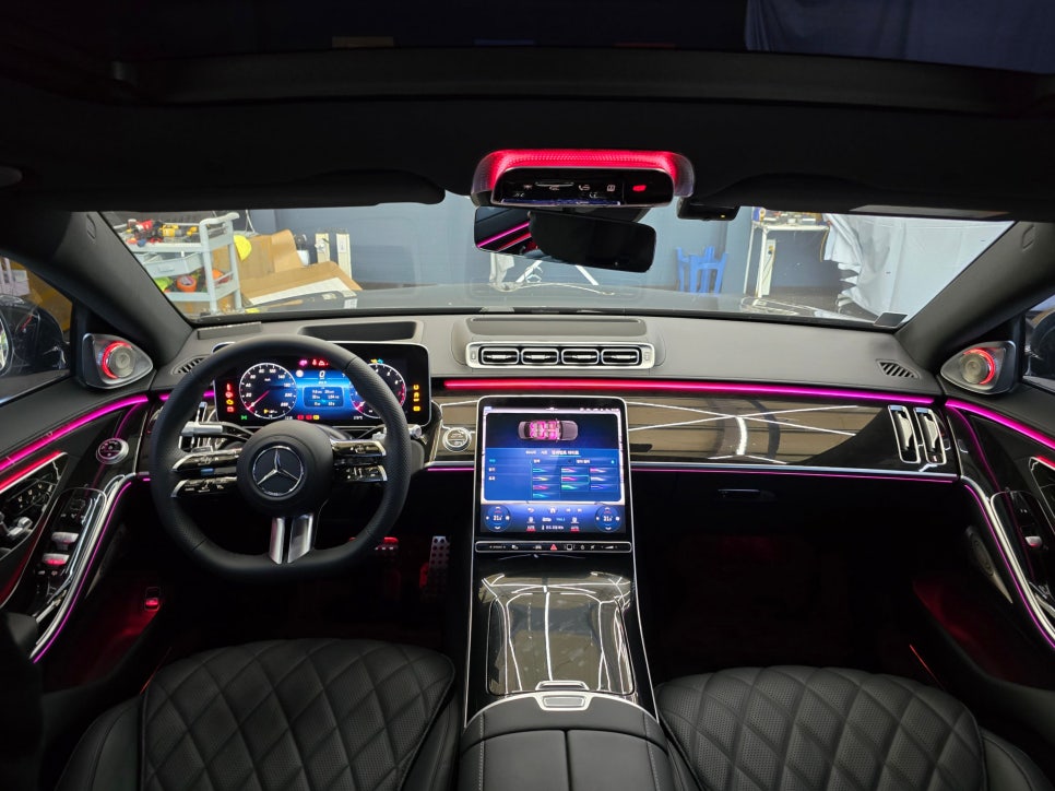 벤츠 w223 s500 - 액티브 엠비언트 & 4D부메스터 패키지