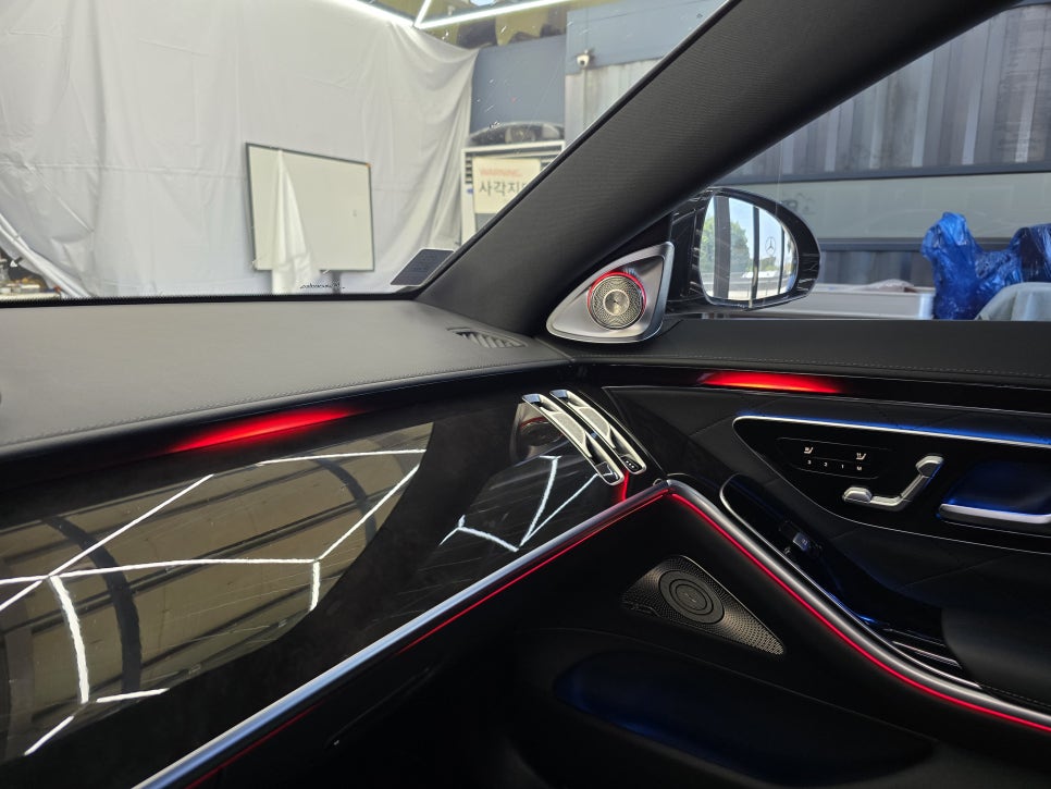 벤츠 w223 s500 - 액티브 엠비언트 & 4D부메스터 패키지
