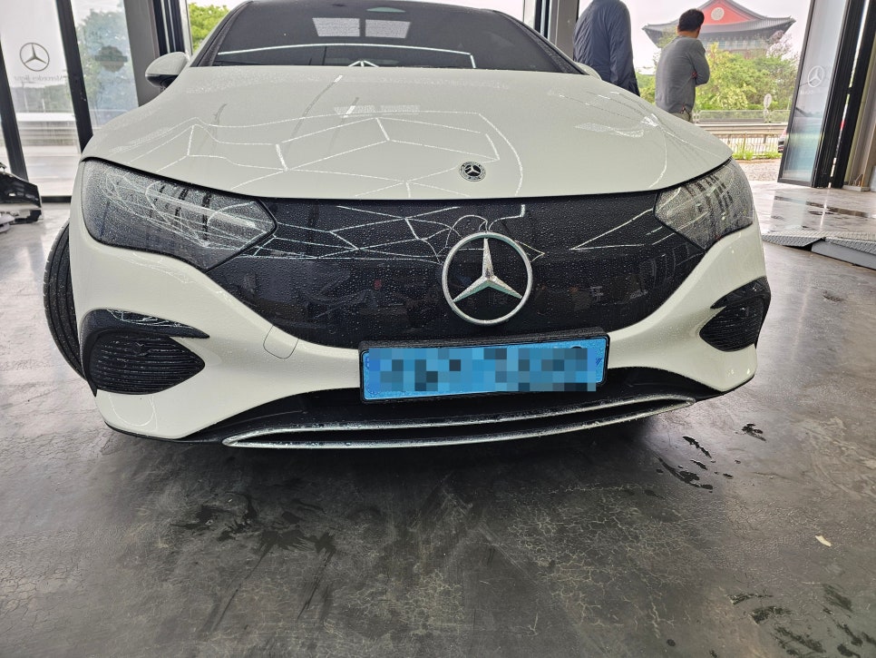 벤츠EQE - 세로 그릴 " 전기차에도 세로그릴이 대세~ "