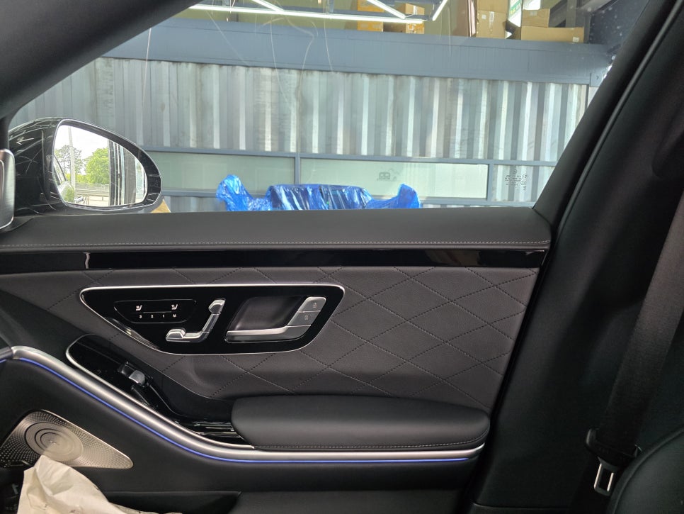 벤츠 w223 s450 - 애프터 액티브엠비언트, 천장 부메스터 / 정품 피아노 락커트림 " 환상의 조합 "