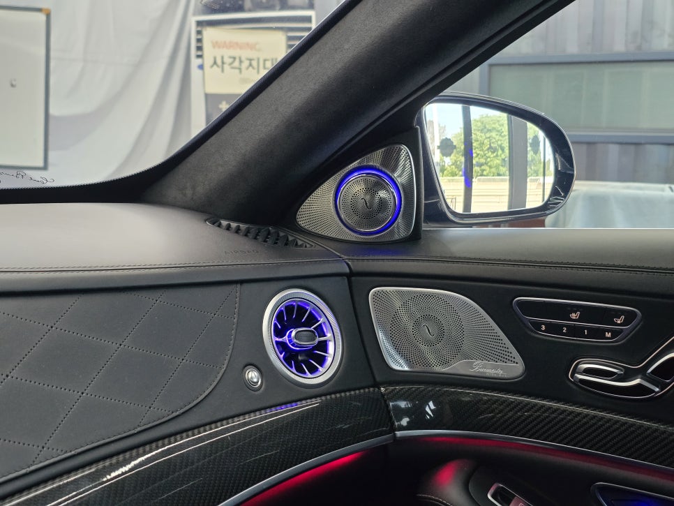 광주 카오카오, 벤츠 전문 튜닝 샵 ] 벤츠S63amg - 송풍구 엠비언트  " 엠비언트 시공은 카오카오에서 "