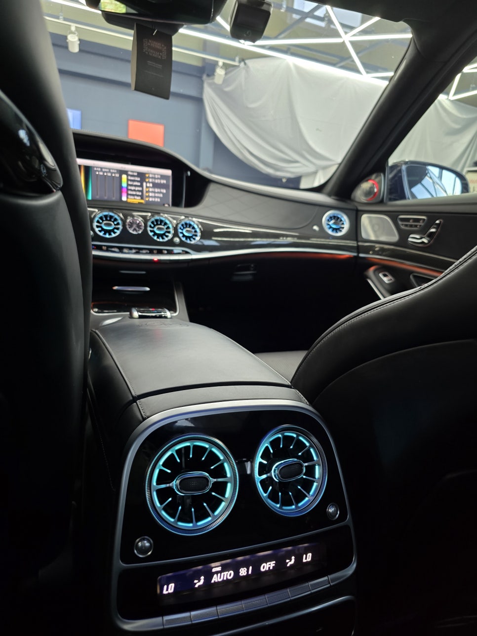 광주 카오카오, 벤츠 전문 튜닝 샵 ] 벤츠S63amg - 송풍구 엠비언트  " 엠비언트 시공은 카오카오에서 "