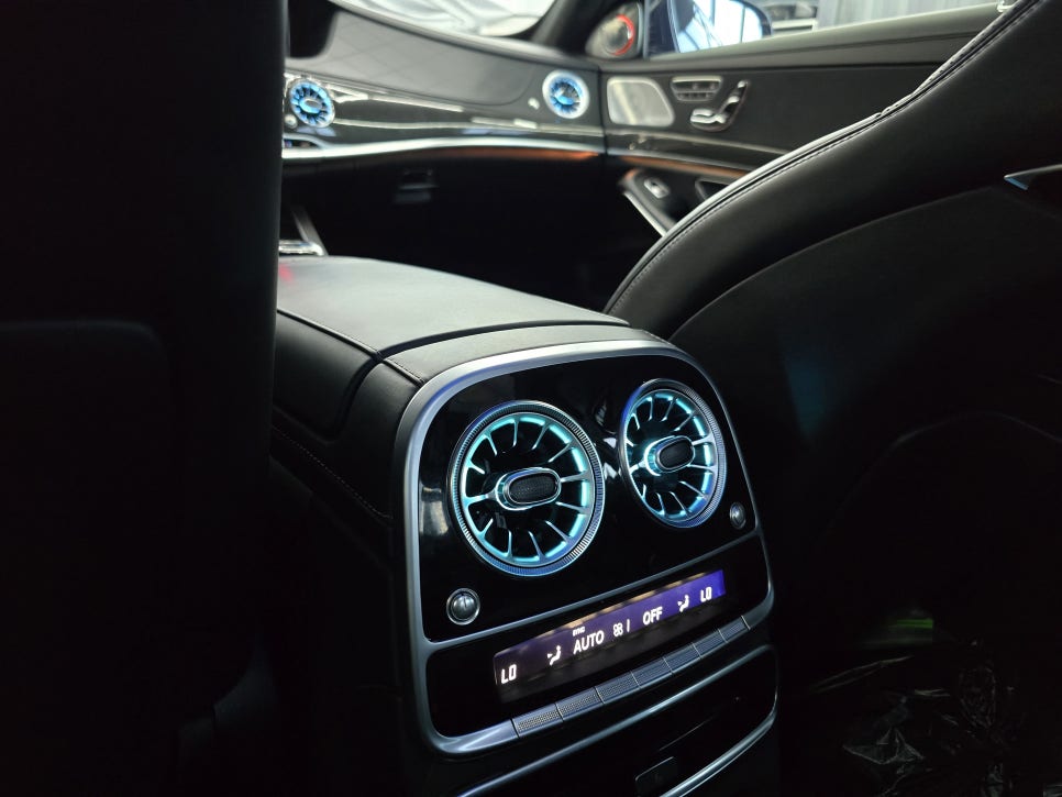 광주 카오카오, 벤츠 전문 튜닝 샵 ] 벤츠S63amg - 송풍구 엠비언트  " 엠비언트 시공은 카오카오에서 "