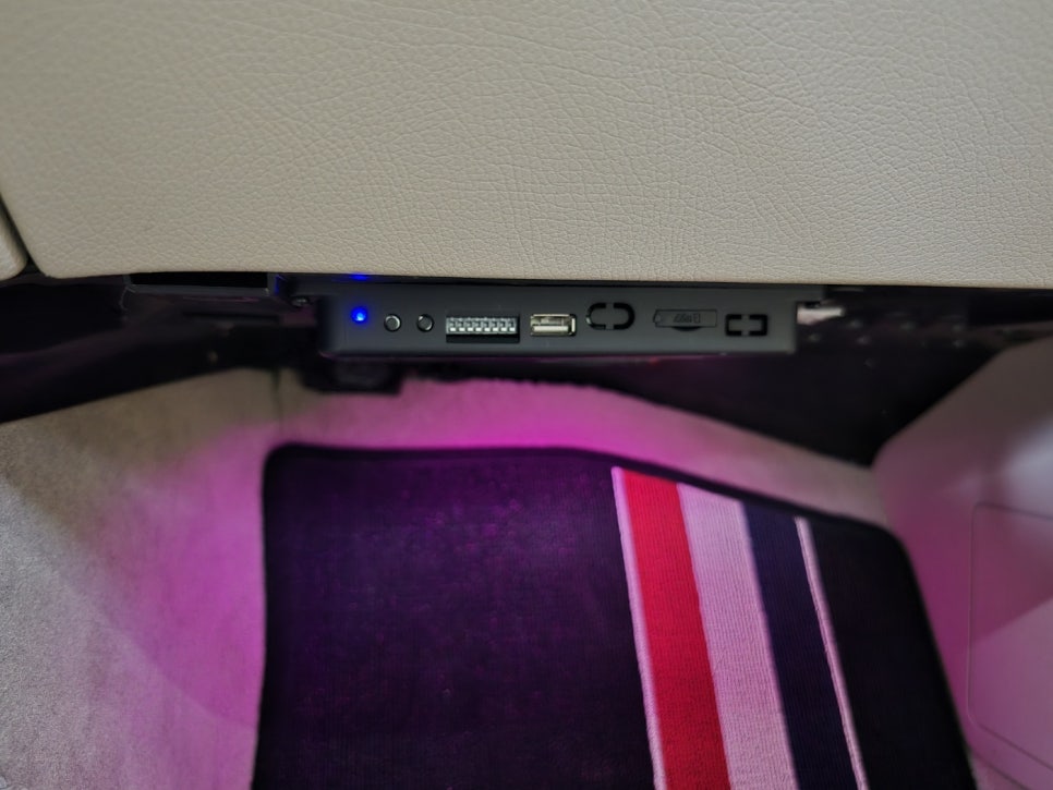 벤츠 w205 C클래스 -12인치 모니터 및 m2c-200a+
