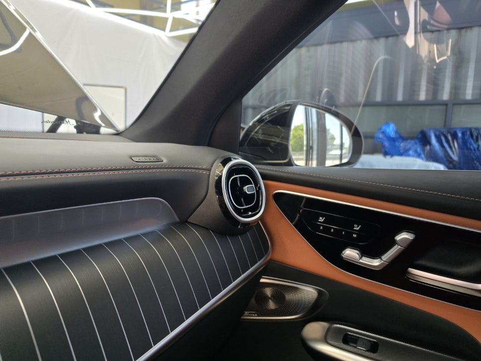 벤츠 w254 glc300 - 송풍구 엠비언트 및 세로 그릴 시공은 필수로 해야지요 !!!!