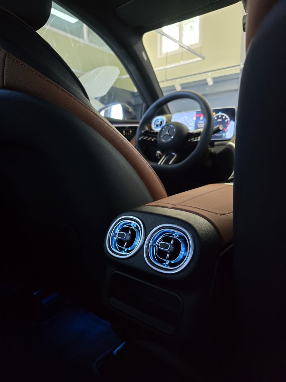 벤츠 w254 glc300 - 송풍구 엠비언트 및 세로 그릴 시공은 필수로 해야지요 !!!!