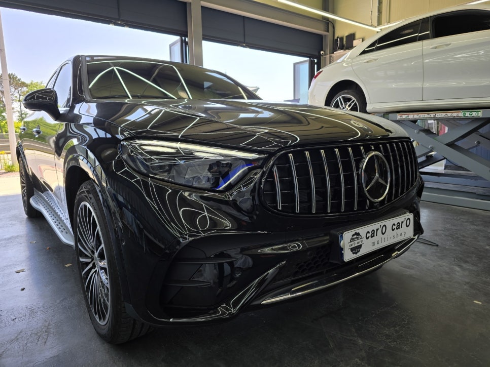 벤츠 w254 glc300 - 송풍구 엠비언트 및 세로 그릴 시공은 필수로 해야지요 !!!!