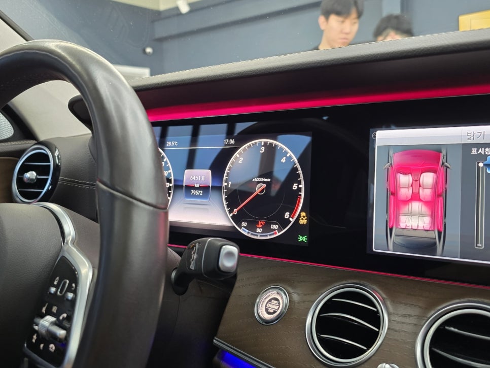 벤츠 e220d - 와이드콕 핏 " 아직도 안하신분!!! 카오카오로 오세요 !! "