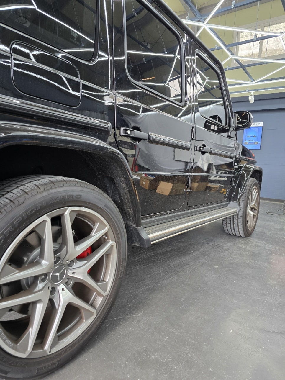 벤츠 g63amg - 전동 사이드 스텝 " 불편한 스텝에서 만족도 높은 전동으로 교체 "