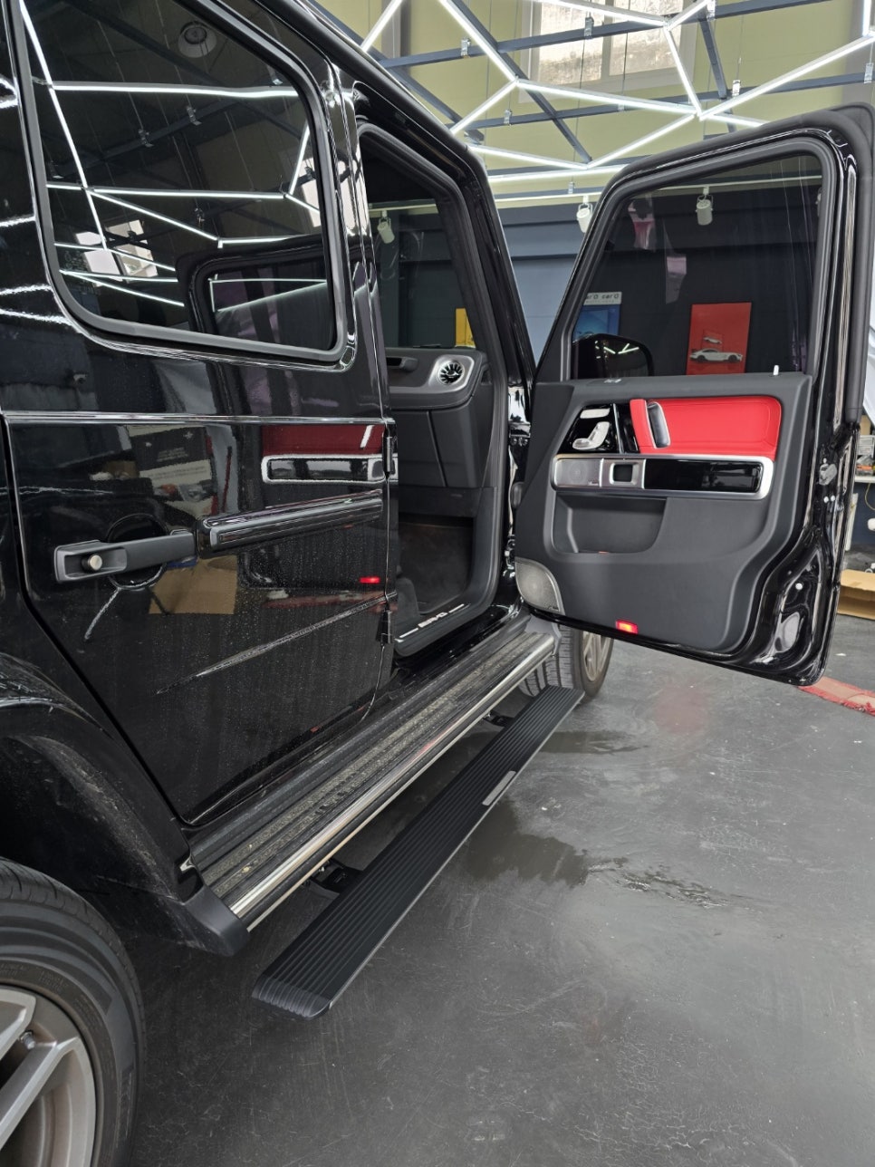 벤츠 g63amg - 전동 사이드 스텝 " 불편한 스텝에서 만족도 높은 전동으로 교체 "