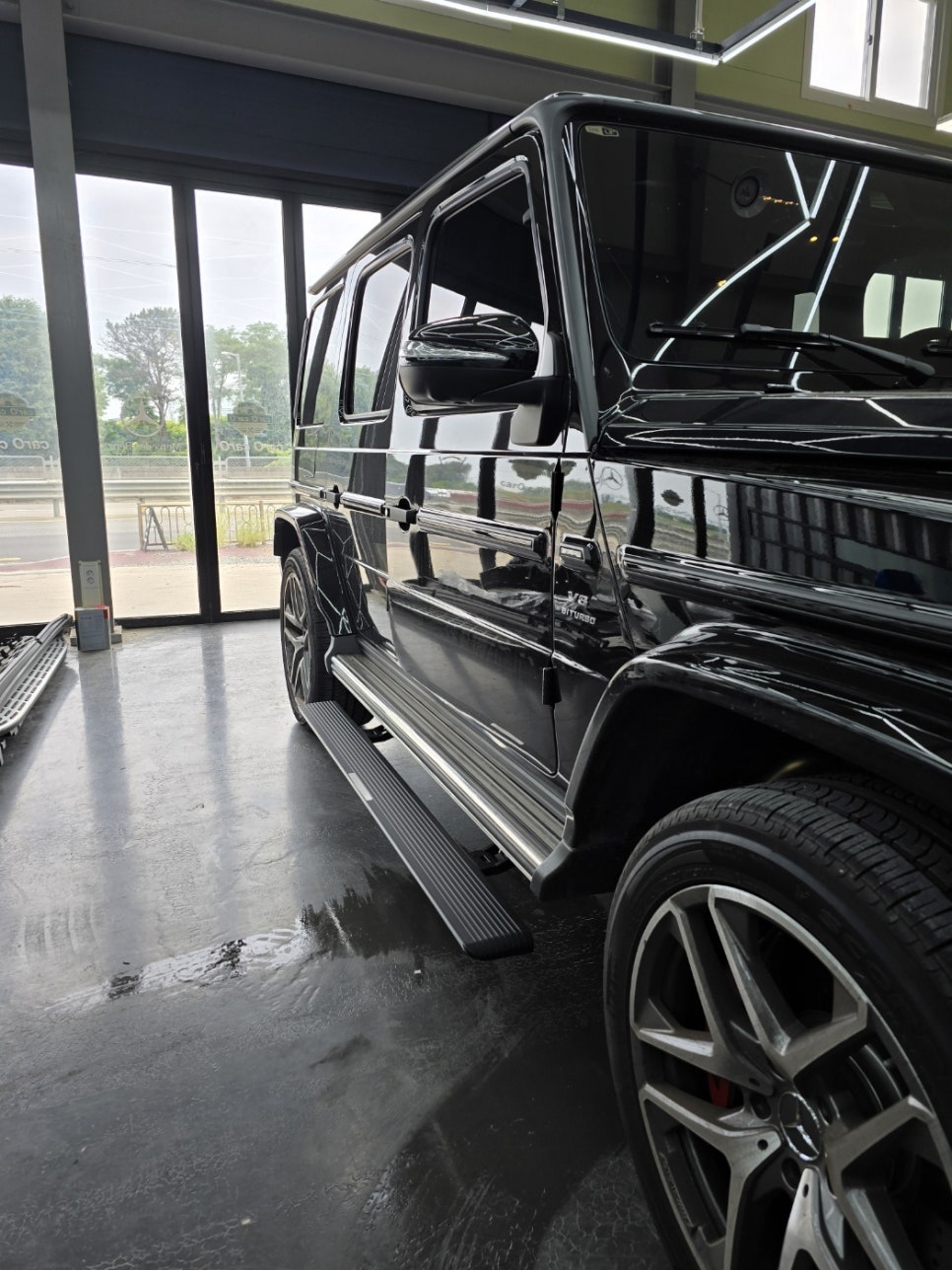 벤츠 g63amg - 전동 사이드 스텝 " 불편한 스텝에서 만족도 높은 전동으로 교체 "