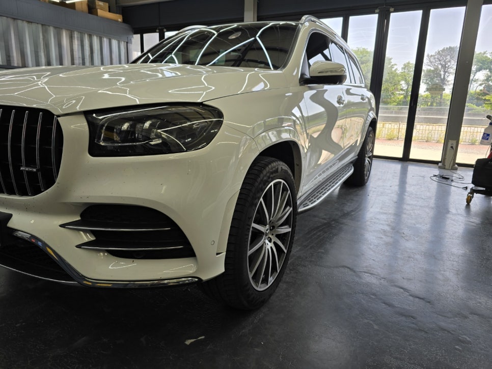 벤츠 gls400d - 마이바흐st 전동사이드 스텝 " 필수예요, 필수!"