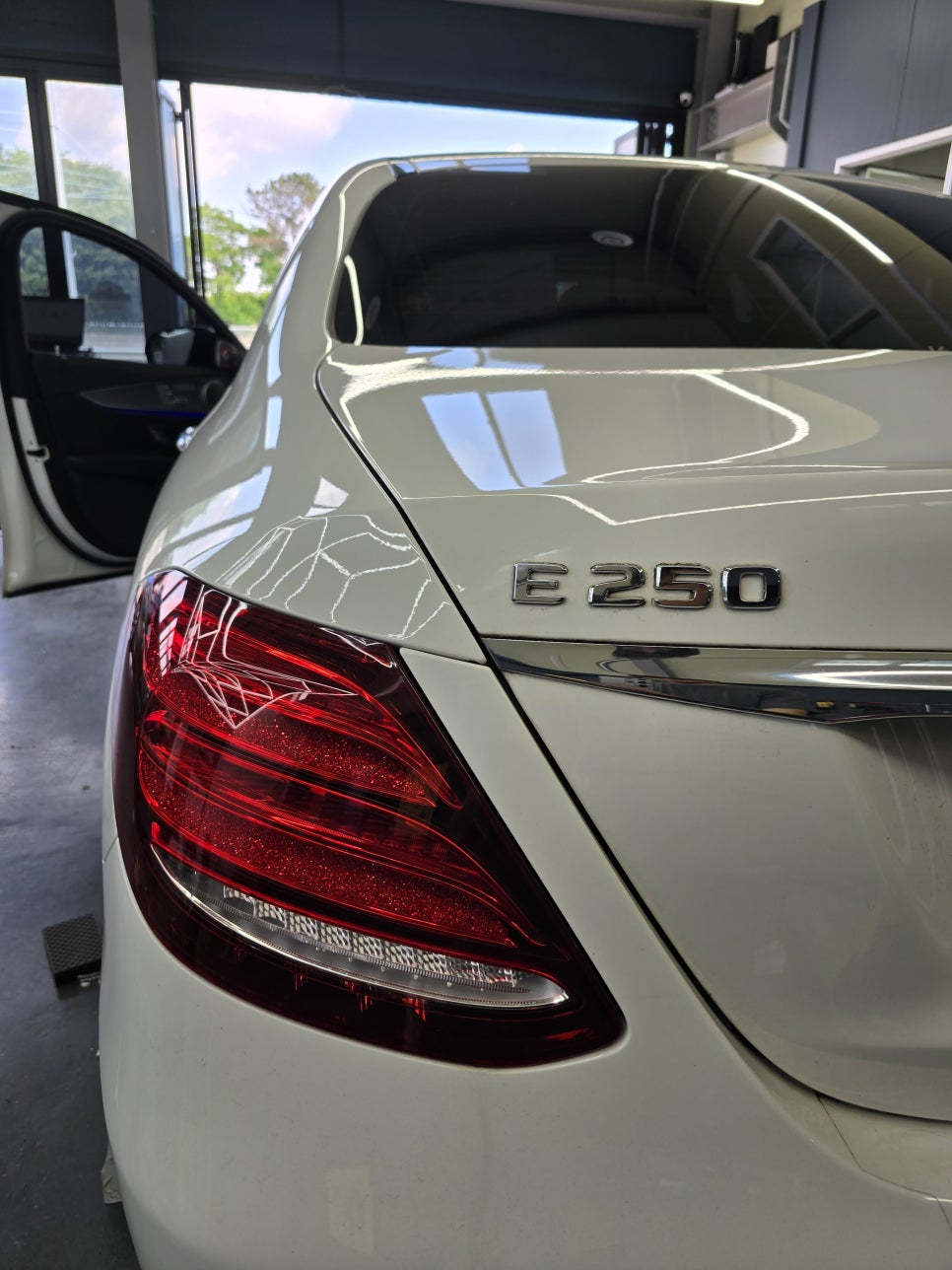 벤츠 e250 - 와이드 콕핏(리퍼 제품)