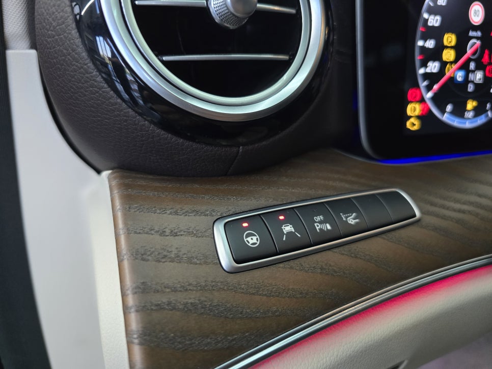 벤츠 w213 e220d - 23p(반자율주행) 장착기