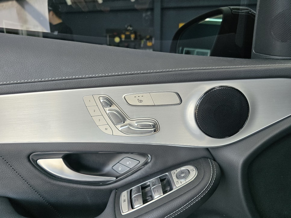 광주 벤츠 통풍시트 ] 벤츠 glc300e - 통풍시트  " 이렇게 덥고 습한데 아직도 통풍시트가 없으시다구요..?!! "