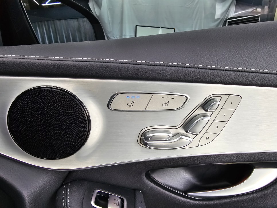 광주 벤츠 통풍시트 ] 벤츠 glc300e - 통풍시트  " 이렇게 덥고 습한데 아직도 통풍시트가 없으시다구요..?!! "