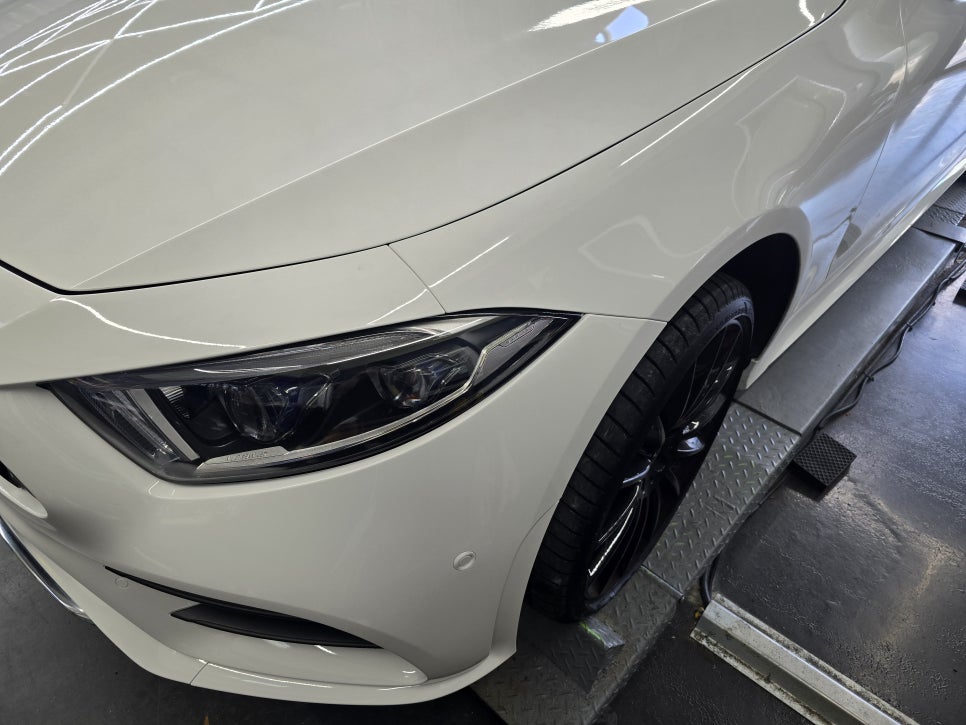 벤츠 cls400d - 세로그릴 " 어라운드보정까지 잡아줘 완벽한 시공이라고 할수 있죠~ "