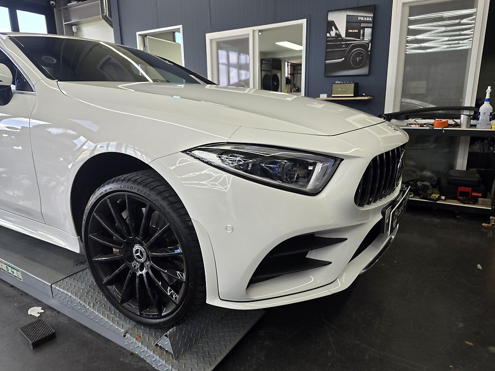 벤츠 cls400d - 세로그릴 " 어라운드보정까지 잡아줘 완벽한 시공이라고 할수 있죠~ "
