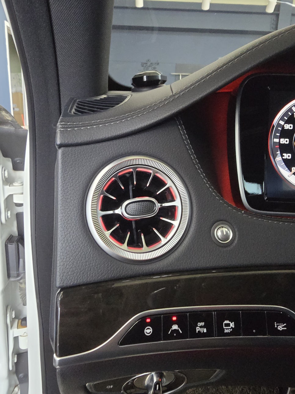 벤츠 63amg - 송풍구 엠비언트 / 타업체 컨버전 후 레이더센서 오류 → 카오카오에서 보정