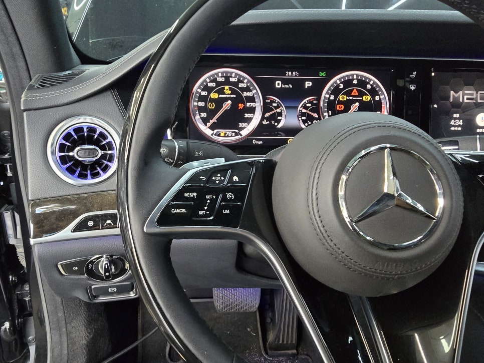 벤츠S350d - 마이바흐 우드핸들 교체