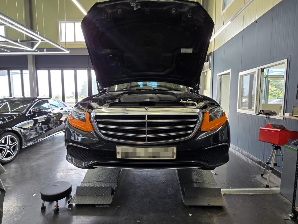 벤츠 w213 익스클루시브 -> AMG line 프론트범퍼 교체