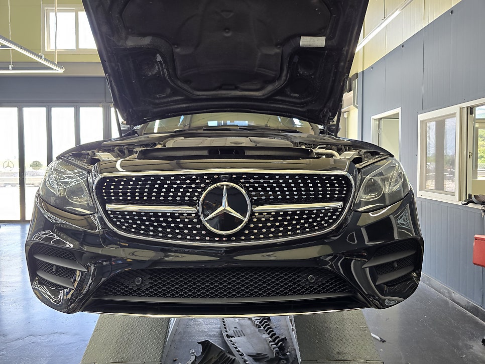 벤츠 w213 익스클루시브 -> AMG line 프론트범퍼 교체