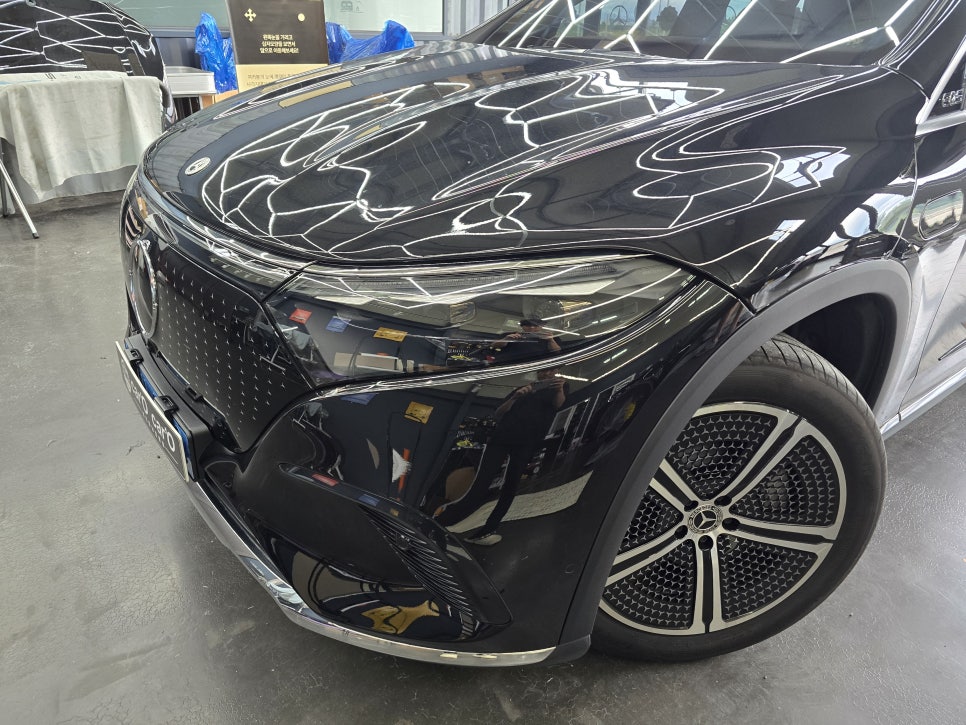 벤츠 eqs suv - 세로 그릴 " 스포티한 매력으로 변신 ! "