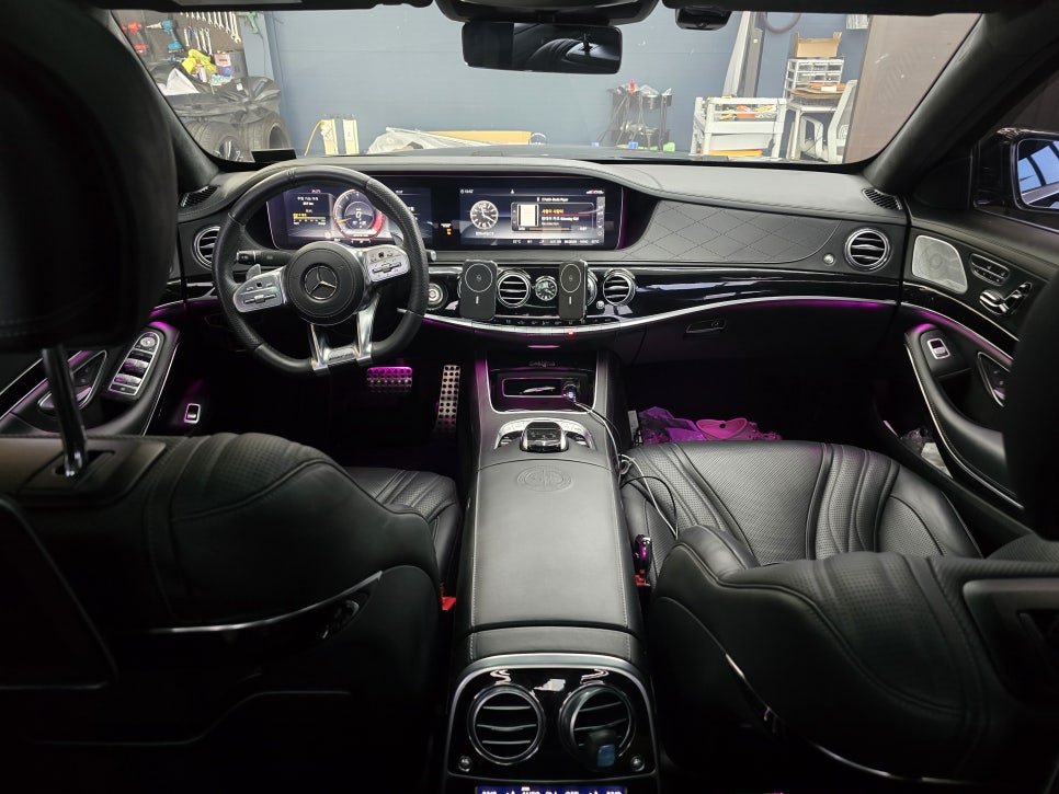 벤츠S63amg - 송풍구 엠비언트 & 3d부메스터( 하이클라스 )