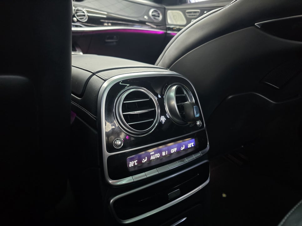 벤츠S63amg - 송풍구 엠비언트 & 3d부메스터( 하이클라스 )