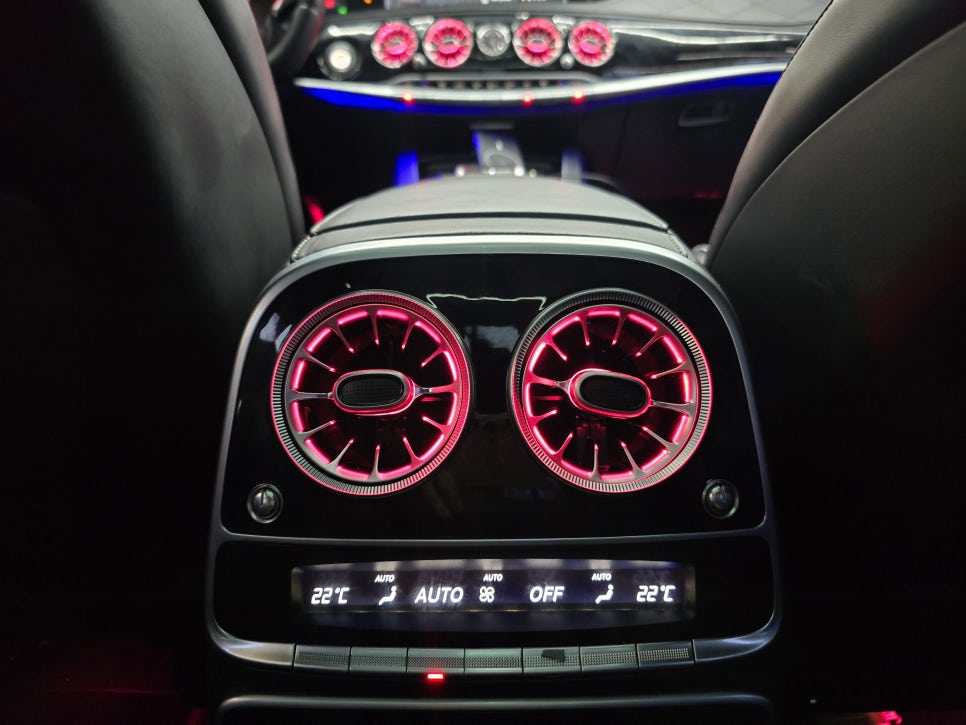 벤츠S63amg - 송풍구 엠비언트 & 3d부메스터( 하이클라스 )